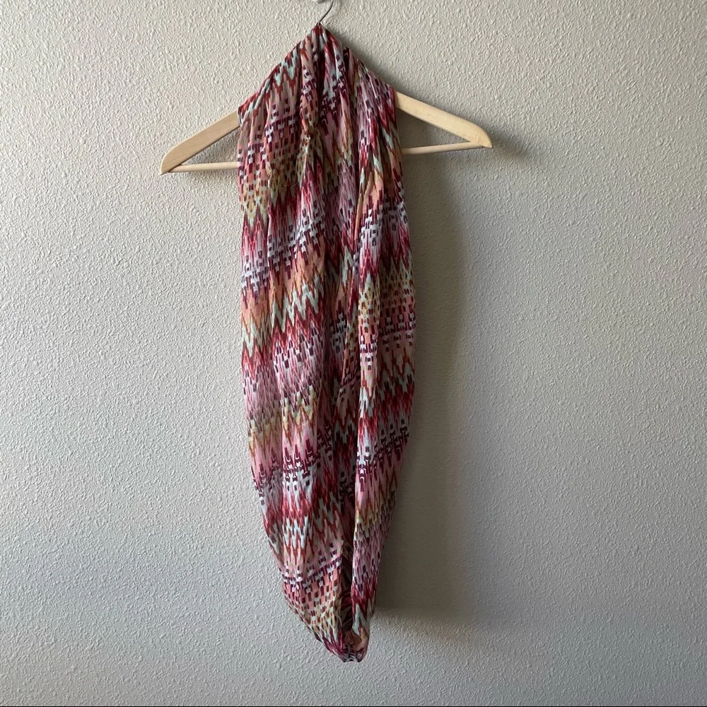 Chevron Light Weight Infinity Scarf in Pink & Mauve